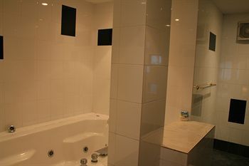 Aquarius Gay & Sauna Hotell 3*